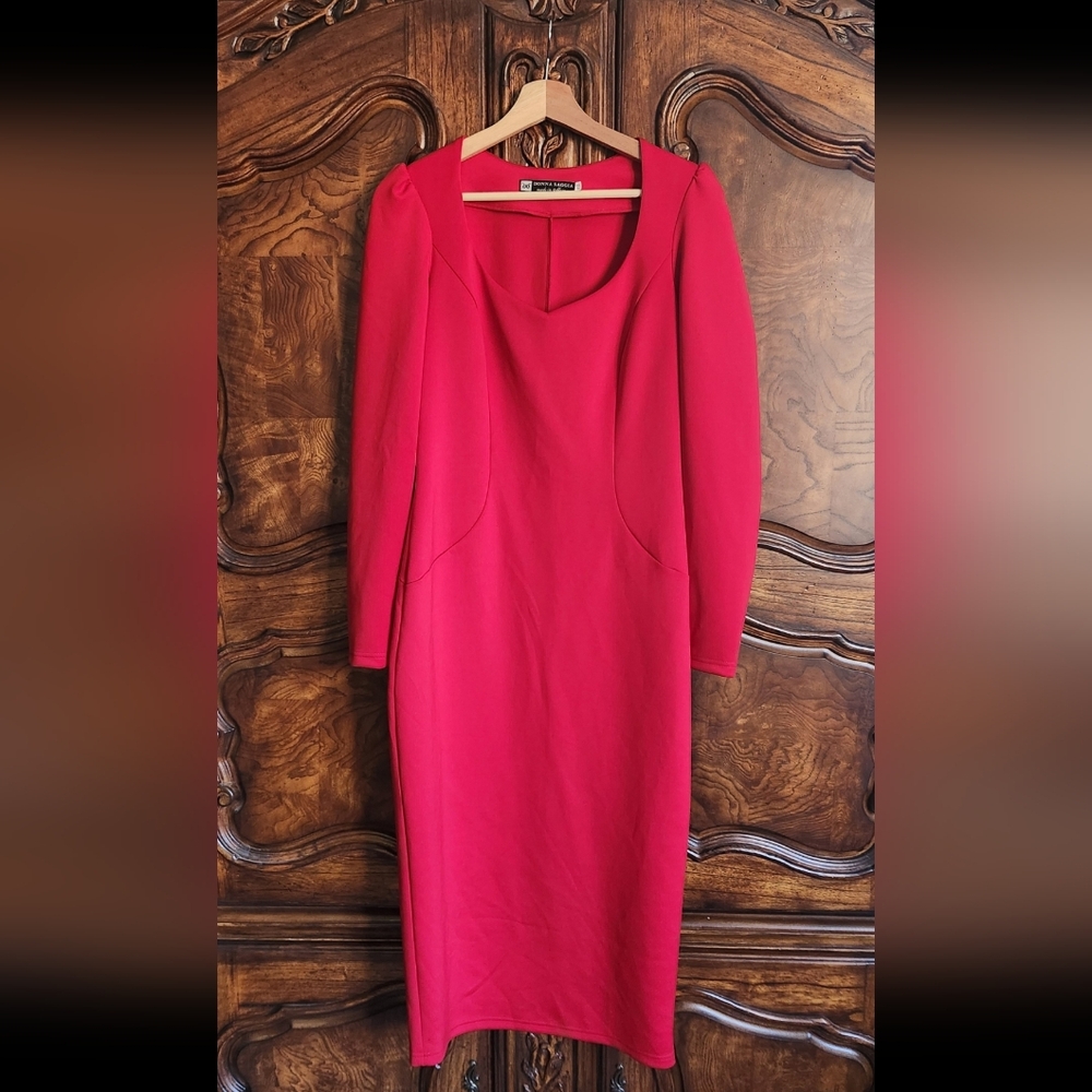 NWOT Donna Saggia Red Long Sleeve Dress w/ Bishop Sleeves and Rounded V Neckline